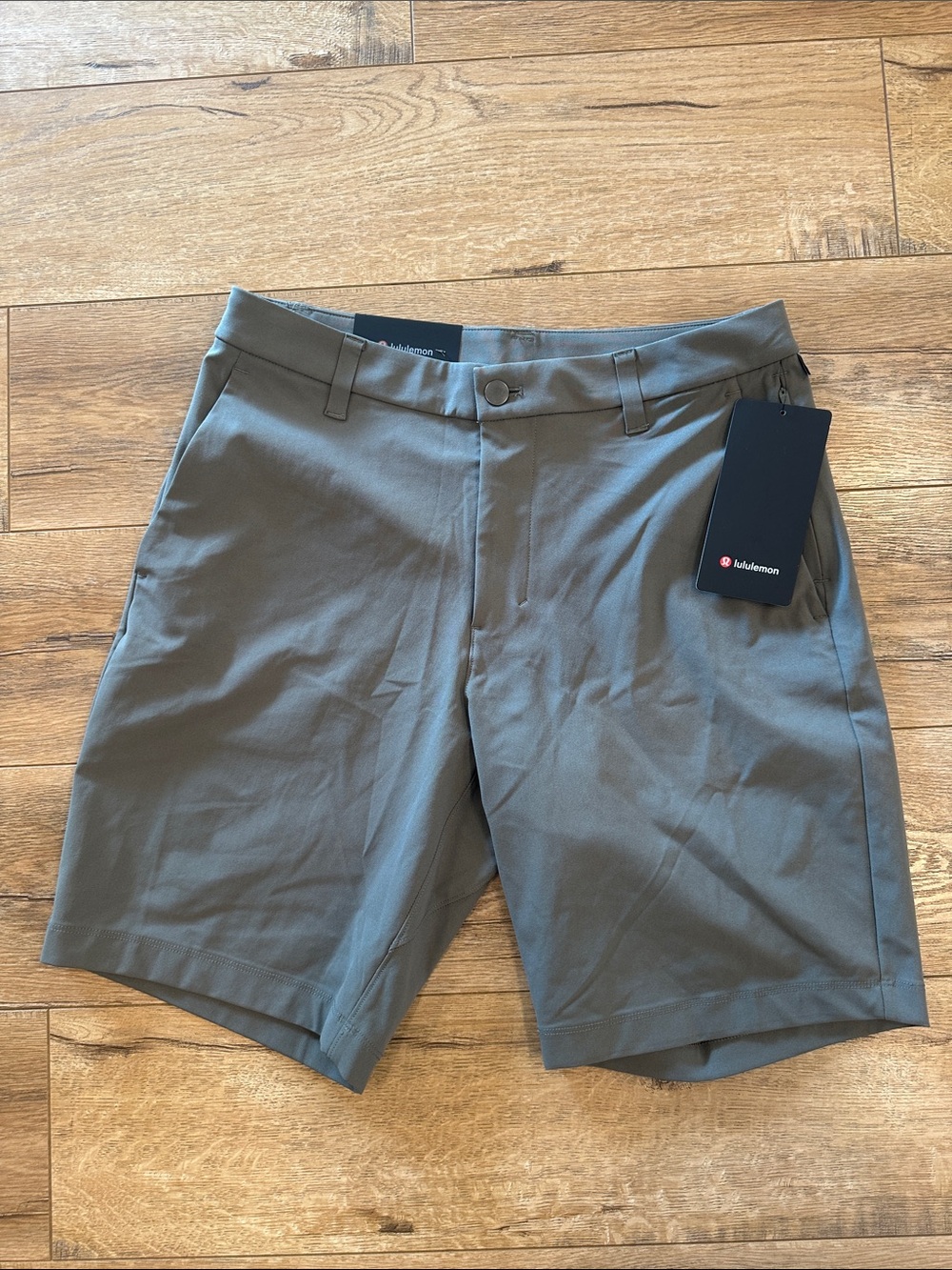 lululemon athletica Commission Short 9” Men’s Olive Gray Athletic Shorts